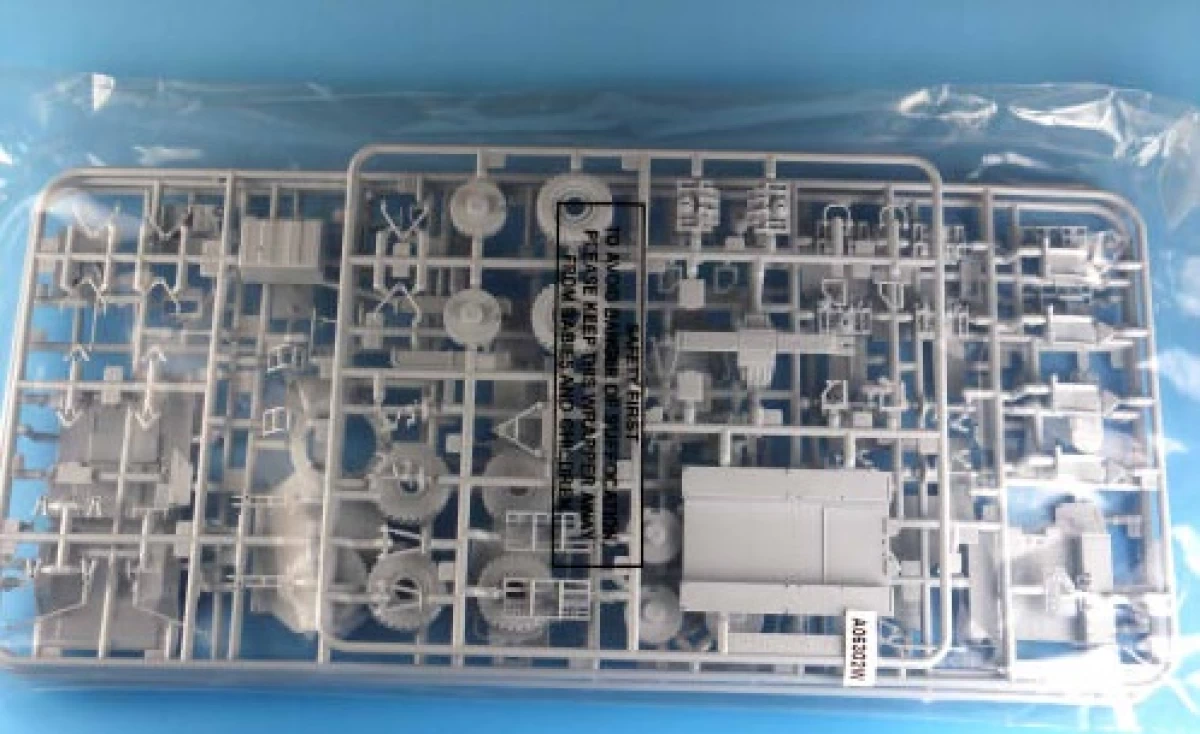 1/48 イギリス陸軍 スパキャット HMT600 コヨーテ 6輪高機動車